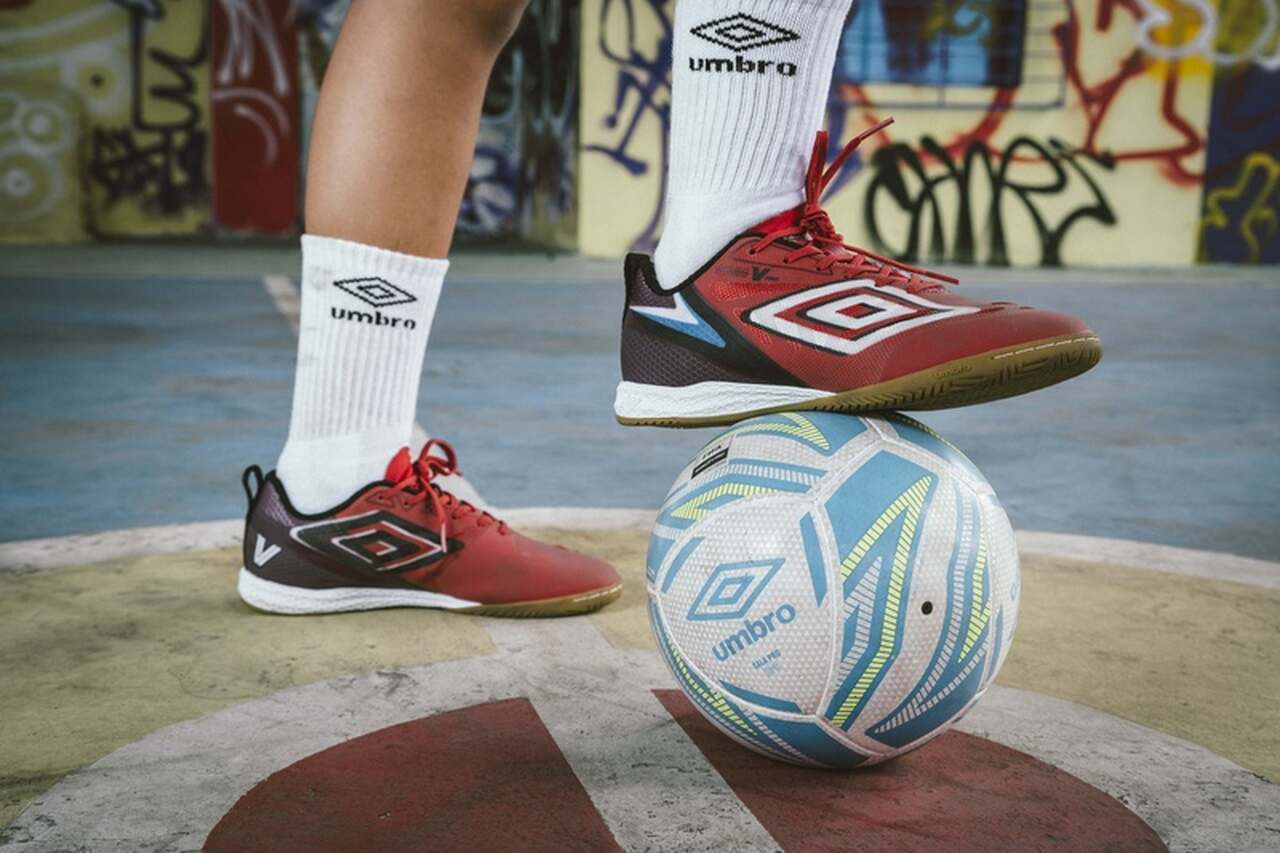 chuteira Umbro de futsal